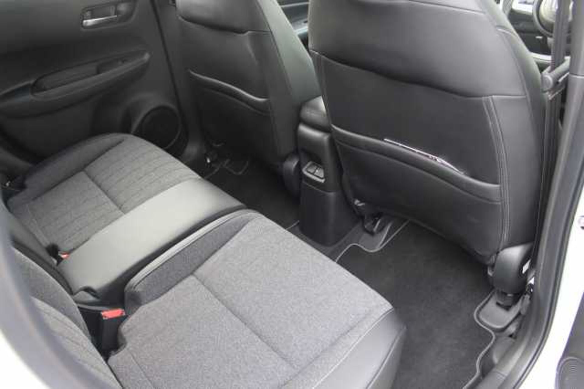 Honda Jazz e:HEV 1.5 i-MMD Hybrid Crosstar Advance 5dr eCVT 