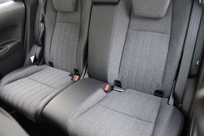 Honda Jazz Hybrid 1.5 i-MMD (122ps) Advance eCVT 