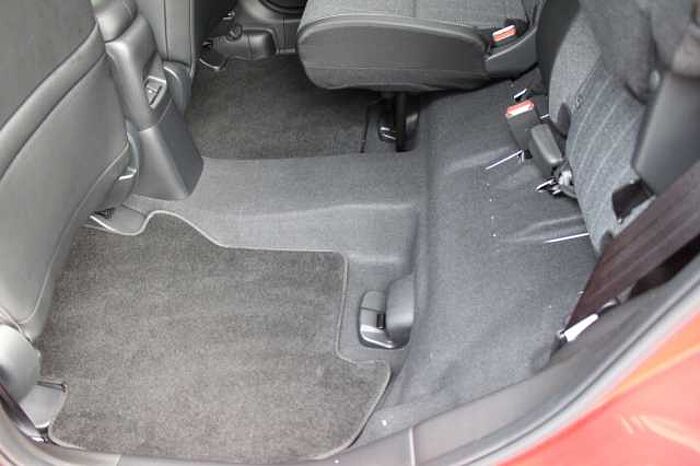 Honda Jazz Hybrid 1.5 i-MMD (122ps) Advance eCVT 