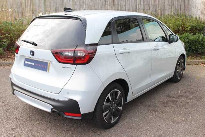 Honda Jazz Hybrid 1.5 i-MMD (122ps) Advance eCVT 