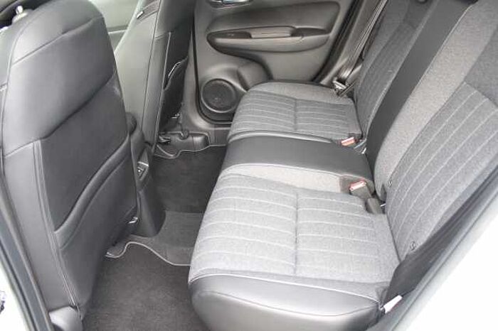 Honda Jazz Hybrid 1.5 i-MMD (122ps) Advance eCVT 