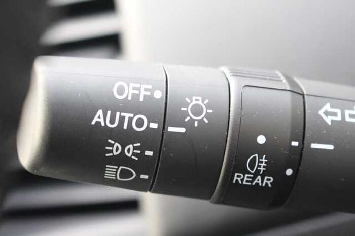 Honda Jazz Hybrid 1.5 i-MMD (122ps) Advance eCVT 