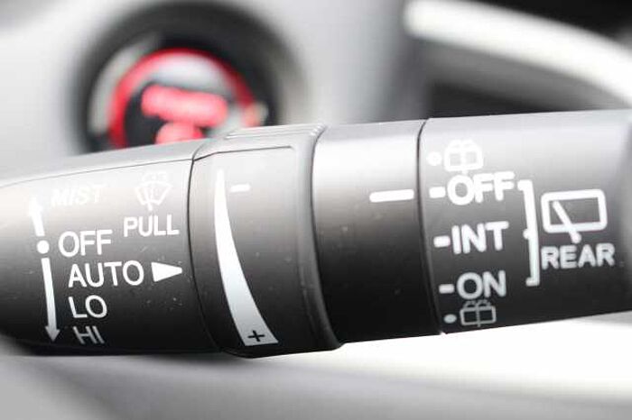 Honda Jazz Hybrid 1.5 i-MMD (122ps) Advance eCVT 