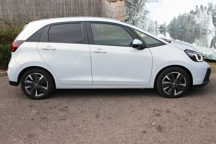 Honda Jazz Hybrid 1.5 i-MMD (122ps) Advance eCVT 