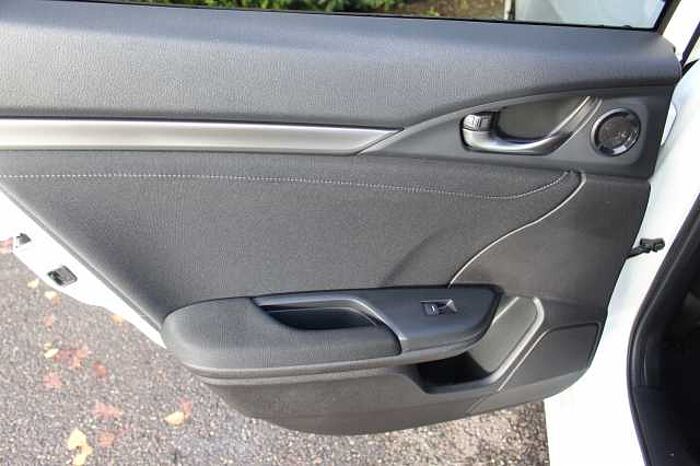 Honda Civic 1.0 VTEC Turbo 126 SR 5dr 