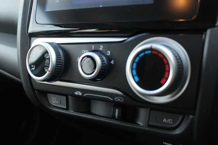 Honda Jazz 1.3 i-VTEC SE 5dr CVT 