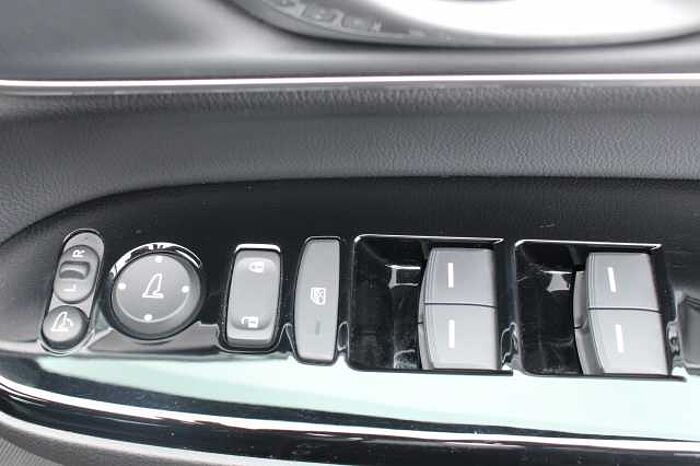 Honda CR-V e:HEV 2.0 i-MMD Hybrid SR 2WD 5dr eCVT 